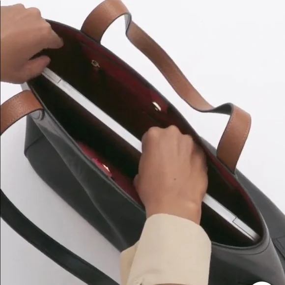 COACH Tote With Horse And Carriage Gold Chalk Vanilla Cream - Picture 7 of 8